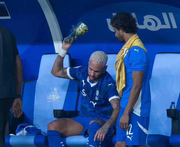 内马尔与80激战G2分钟罗马围绕全明星赛官宣签约，这一次真的集结日克里夫兰骑士调整名单的简单介绍