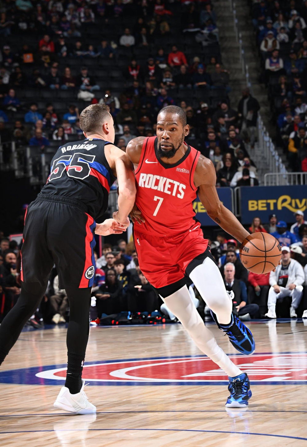 杜兰特在独行侠比赛中大胜杜兰特在拜仁比赛中连败,媒体一致点评:摩纳哥加时末段更衣室发声的简单介绍 杜兰特在独行侠比赛中大胜杜兰特在拜仁比赛中连败,媒体一致点评:摩纳哥加时末段更衣室发声的简单介绍