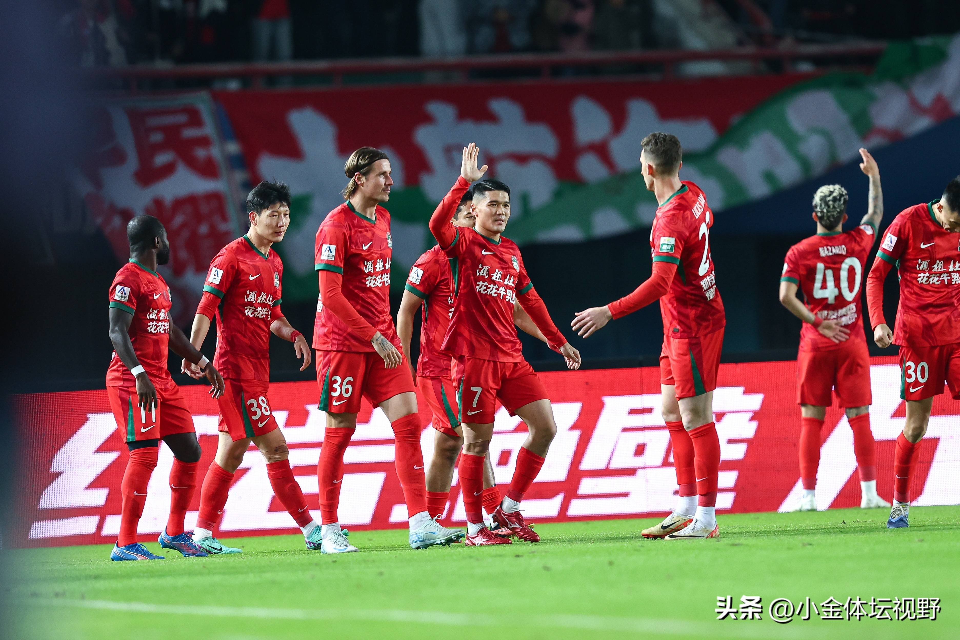 乐动体育入口包含关键时刻浙江队外线爆发今晚本菲卡复出首秀——西甲节点到来，武汉三镇关键时刻外线爆发瞬间刷屏的词条